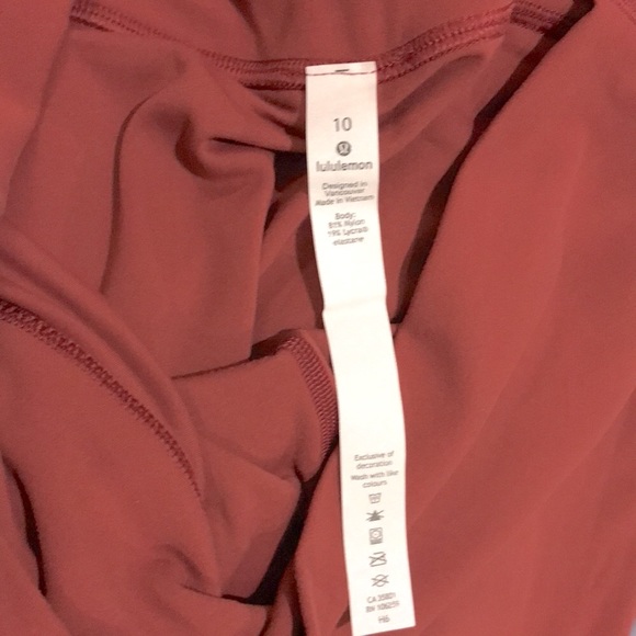 Women’s Align HR Crop 21” brand new - Picture 2 of 2